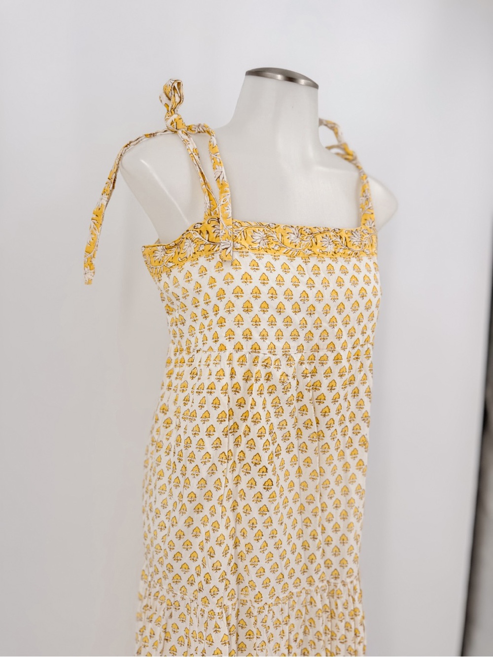 Sleeveless Yellow Printed Tie-Shoulder Maxi Dress - Picture 3 of 6